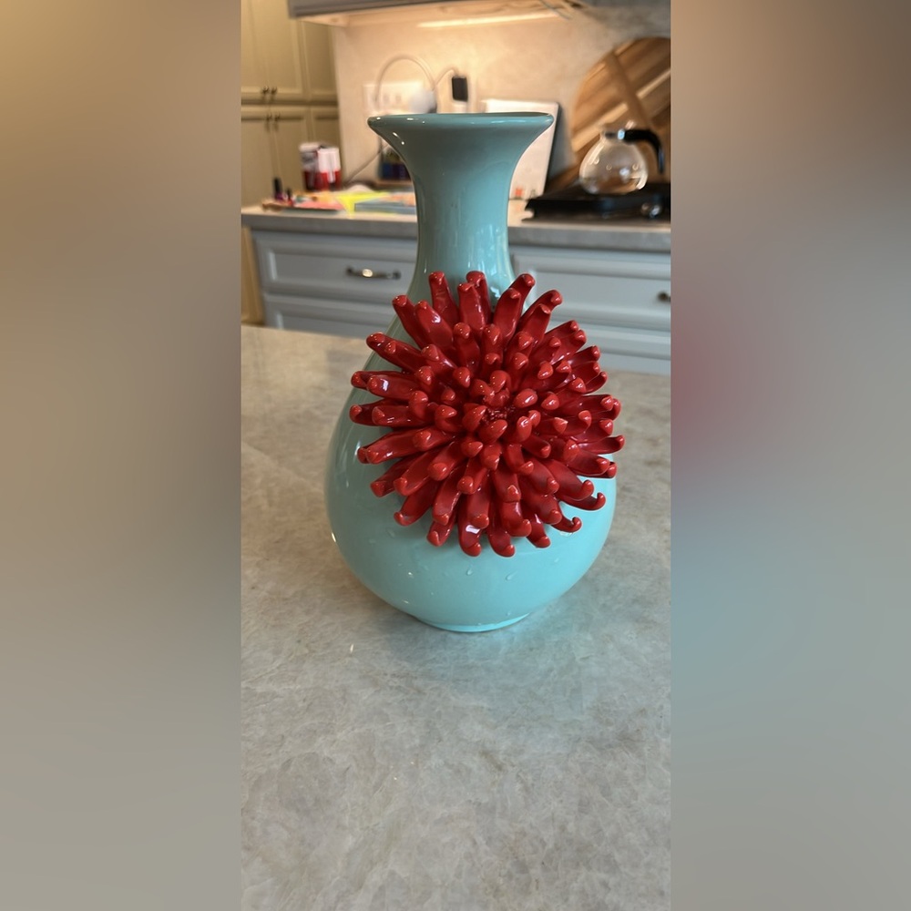 Anthropologie chrysanthemum 3D vase